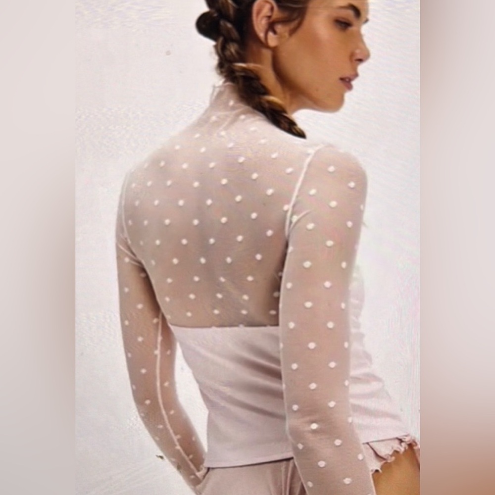 NWOT Intimately On The Spot Long Sleeve Top - Apple Blossom